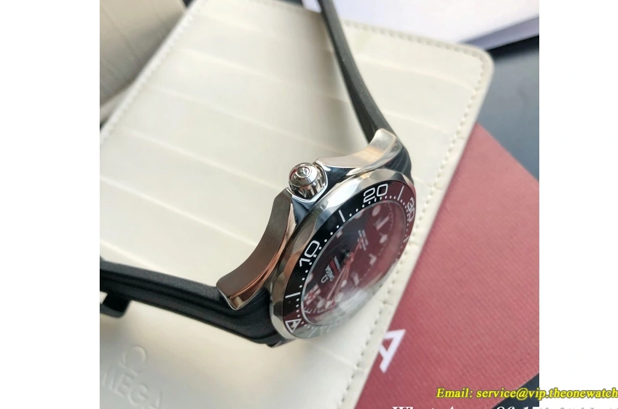 GDF 42mm RU Seamaster MY8215 300m Dial Black SS 0423